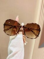 1 Pair Leopard Print Brown Oversized Wrap-Around Bohemian Style Sunglasses, Suitable For Vacation, Travel, Beach, Outings, Summer Accessories, Sports, Driving, Festivals, Holidays, Family Outings, Golf, Hiking, Elegant Attire, Street Style Accessories, Vacation Atmosphere, Sports, Parties - Image 2