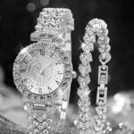 2pcs Set Elegant Crystal Quartz Watch & Heart-Shaped Diamond Bracelet, Fashion, Minimalist, Luxury Women's Watch Set, Suitable For Holidays, Parties, Weddings, Gatherings, And Daily Wear, Best Gift For Women