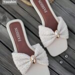 New Arrival Women's Sandals, Flat Square Toe Design, Fresh Bow Accent, High-End Gold-Tone Hardware, Slip-On Style, Lightweight & Comfortable, Mix & Match , Suitable For Home, Spring/Summer Outdoor, Casual Country Vacation, Street Fashion Beach Slippers