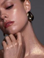 SHEGLAM Go Go Glow Highlighting Body Mist-Champagne Shimmer Brand Beauty Makeup Face Paint Cosmetic For Women Girls Perfect For Spring Summer Ideal For Y2K Fancy Fashion Suitable For Birthday Mother'S Day Gift Rave Party Ready Best Color - Image 7