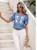 Franclia Elegant And Versatile Everyday Round Neck Open-Front Short-Sleeved Blue Women's Blouse With Floral Print. A Casual Short-Sleeved Button-Down Blouse With An Elegant Floral Print Collar. Suitable For Women's Summer Wear, Beach Wear, Everyday Wear, Parties, Dates, And Work Attire. A Cute Blouse Designed Specifically For Women, Featuring Puff Sleeves, A Short-Sleeved Summer Style Blue Patterned Blouse For Women.Graduation Season Attire, Fashionable Casual Commuter Wear, Business Office Wear, Versatile And Stylish Everyday Casual Wear, Urban Teacher's Professional Attire - Image 7