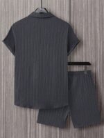 Manfinity HoManfinity Homme Men's Simple Solid Color Shirt And Shorts Set, Cozy Outfitsmme Men's Simple Solid Color Shirt And Shorts Set, Cozy Outfits - Image 5