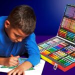 CRAYOLA Inspiration Art Case – 140-Piece Tie-Dye Colouring & Drawing Set for Kids - Image 6
