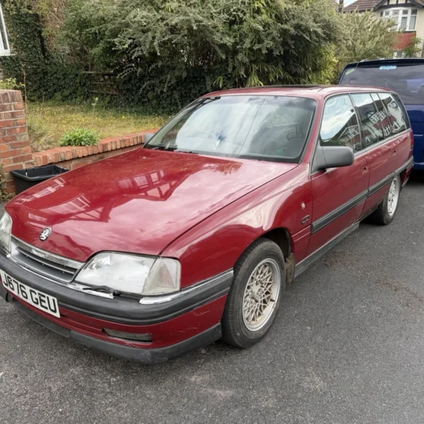 Vauxhall Carlton CD 1991 Classic Estate Red Family Car MOT Until 2027