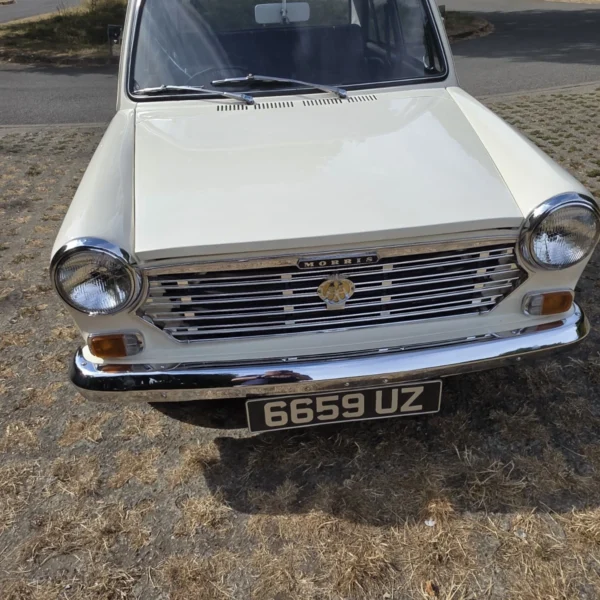 Morris 1100 Classic British Saloon Cream Vintage Collectors Family Car